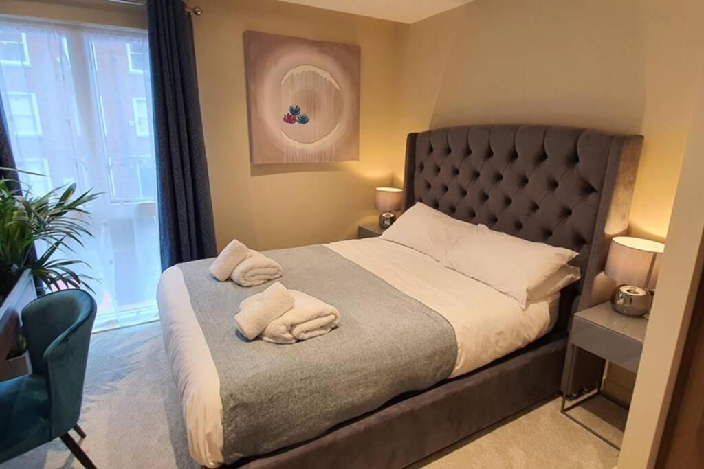 Apartment Luxury One Bedroom Within The Walls York