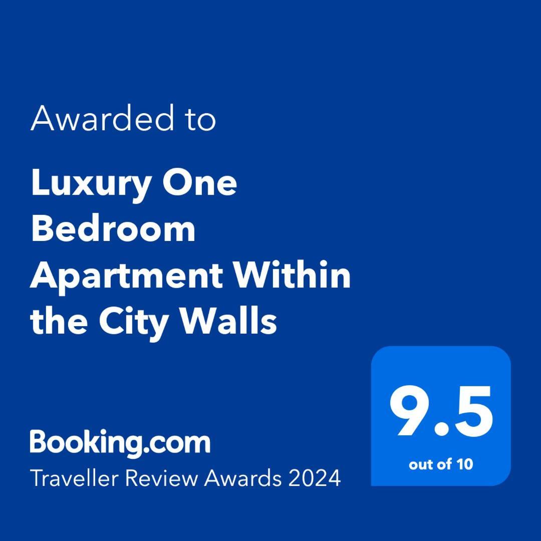 Luxury One Bedroom Within The Walls Апартаменты *